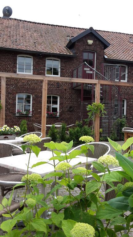 Отель Recreatieboerderij Tergracht Эпен Экстерьер фото